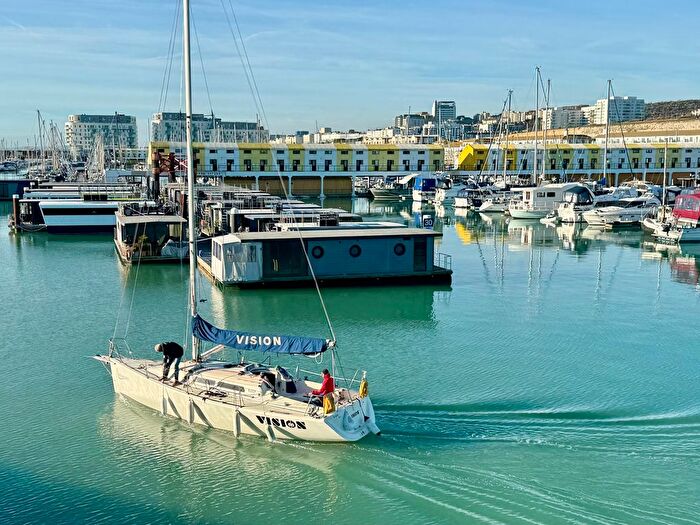 2 Bedroom Flat For Sale In Brighton Marina Village, Brighton, BN2