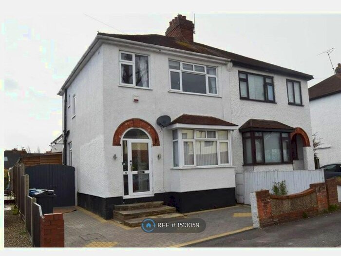 3 Bedroom Semi-Detached House To Rent In Lassell Gardens, Maidenhead, SL6