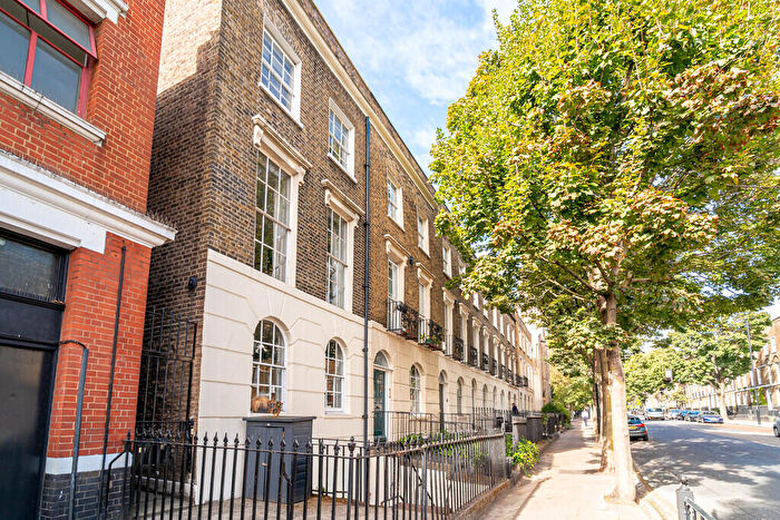 2 Bedroom Apartment For Sale In Canonbury Road, Islington, London, N1
