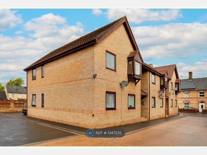 1 Bedroom Flat To Rent In Alexandra Court, St. Ives, PE27