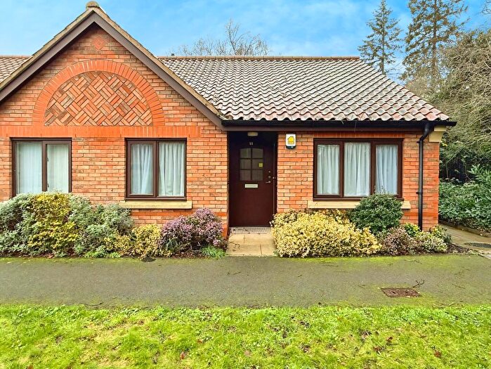 2 Bedroom Terraced Bungalow For Sale In Honeywell Close, Oadby, LE2