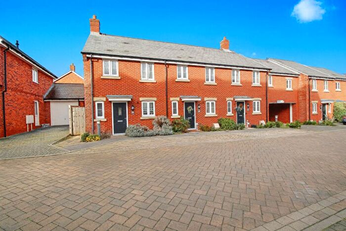 2 Bedroom Terraced House For Sale In Goswell Square, Alton, Hampshire, GU34