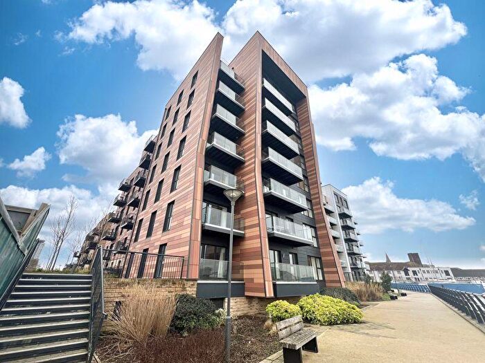 2 Bedroom Flat For Sale In Thomas Blake Avenue, Southampton, SO14