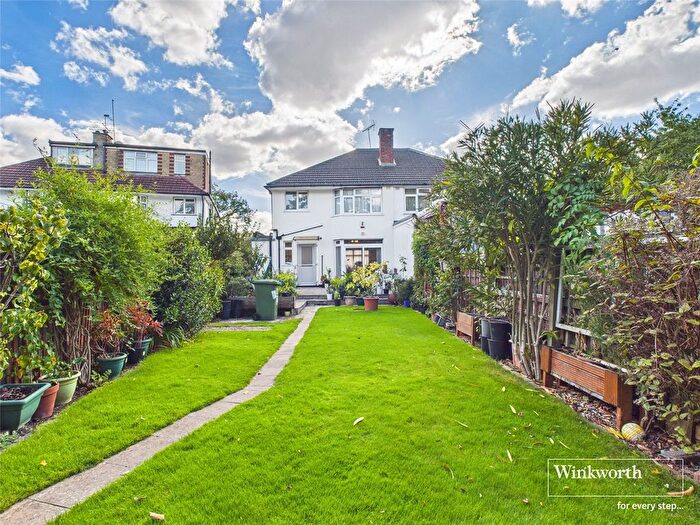 3 Bedroom Semi-detached House For Sale In Lindsay Drive, Harrow, Middlesex, HA3