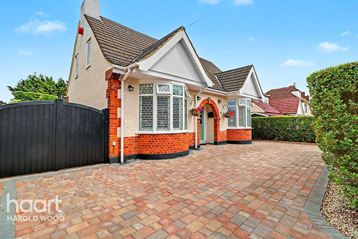 3 Bedroom Detached House For Sale In Tennyson Road, Heaton Grange, RM3