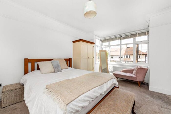 2 Bedroom Detached House For Sale In Sydenham Park Road, London, SE26
