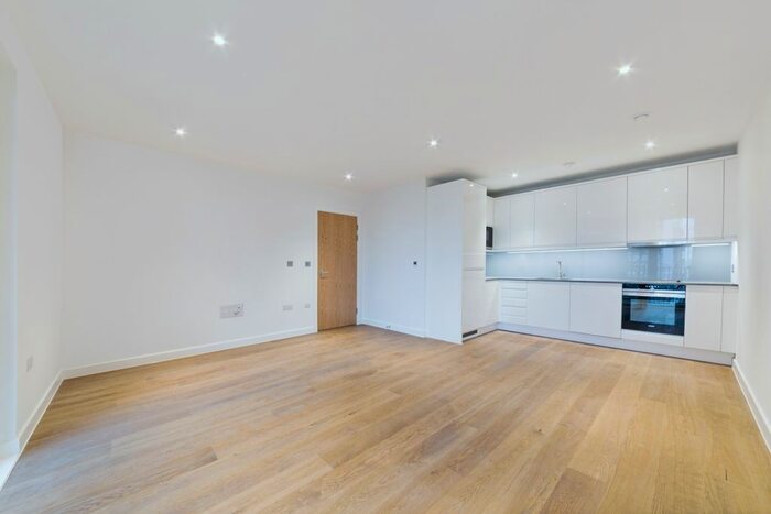 1 Bedroom Flat To Rent In Colindale Gardens, Lismore Boulevard, Colindale, London, NW9