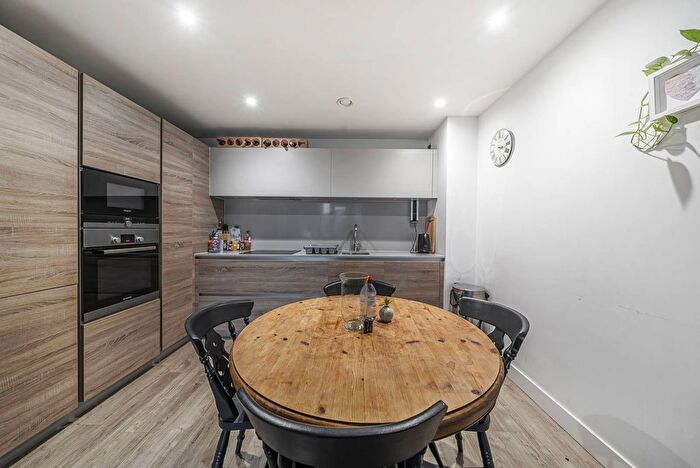 2 Bedroom Flat For Sale In Tooting High Street, Tooting, London, SW17