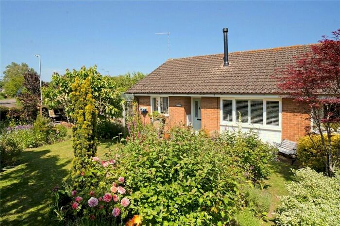 2 Bedroom Detached Bungalow To Rent In London End, NN11