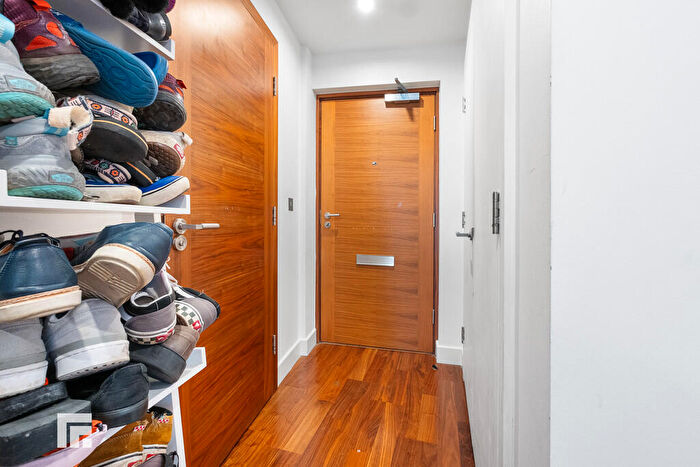 1 Bedroom Apartment For Sale In Hayes Apartments, The Hayes, Cardiff, CF10