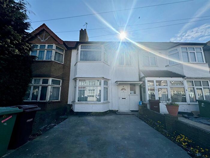 5 Bedroom Terraced House To Rent In Loretto Gardens, Queensbury, Harrow, HA3
