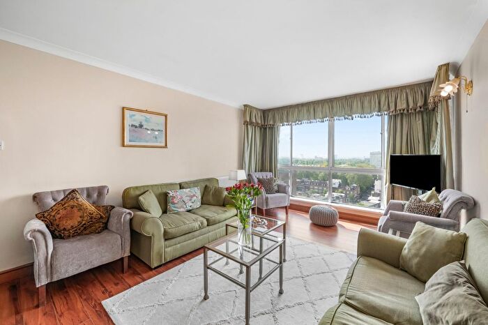 2 Bedroom Flat For Sale In Quadrangle Tower, Cambridge Square, W2