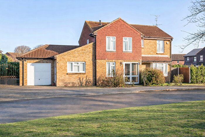 5 Bedroom Detached House For Sale In Sutherland Drive, Weylea Farm, GU4
