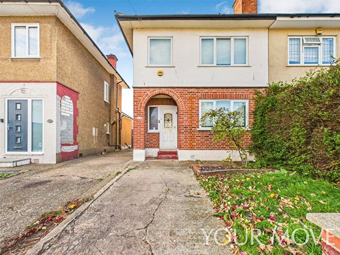 3 Bedroom Semi Detached House For Sale In Carter Drive, Romford, RM5