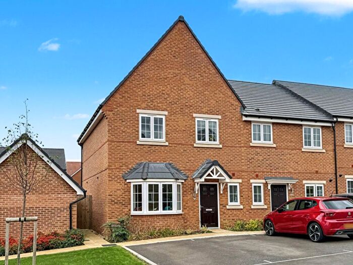 3 Bedroom Terraced House To Rent In Raven Way, Shrivenham, SN6