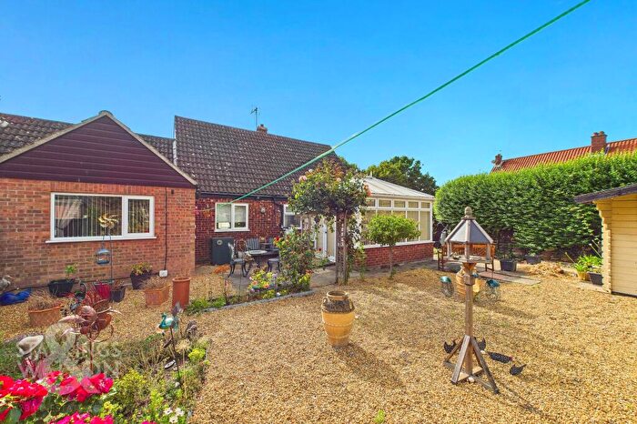 2 Bedroom Detached Bungalow For Sale In Sutton Crescent, Freethorpe, Norwich, NR13