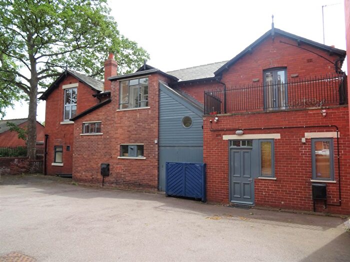 2 Bedroom Flat To Rent In North Road Terrace, Wakefield, WF1