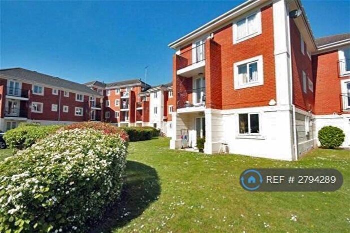 2 Bedroom Flat To Rent In Shelley Court, Reading, RG1