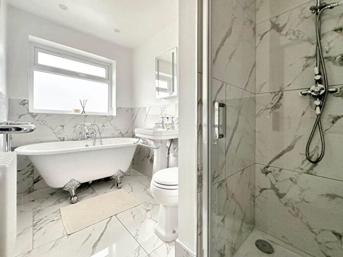 2 Bedroom Detached Bungalow For Sale In Cliff Gardens, Telscombe Cliffs, BN10