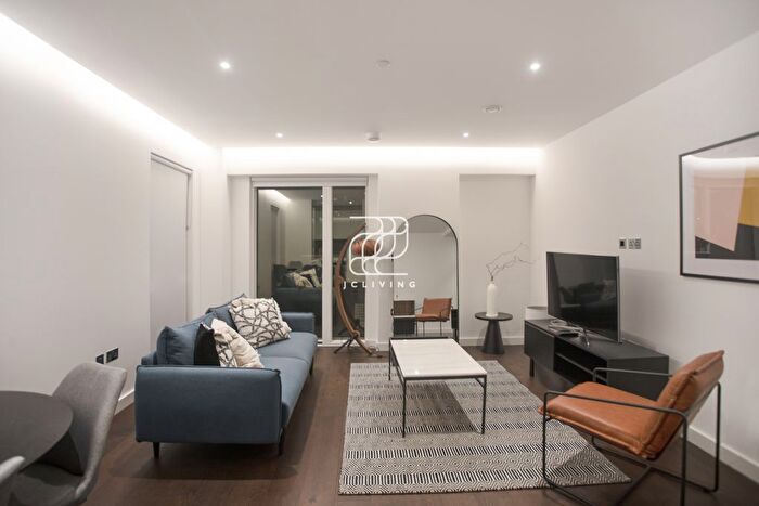 1 Bedroom Flat To Rent In Senate Building, London, SW11