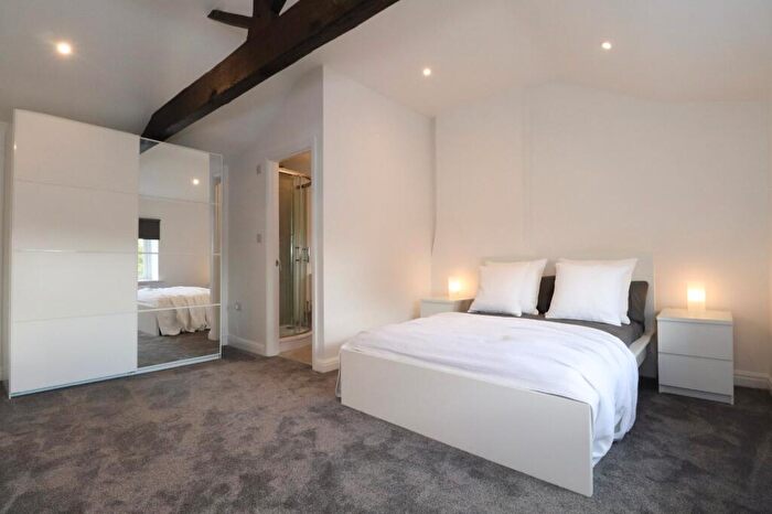 1 Bedroom Detached House To Rent In Upper Town Street, Bramley, Leeds, West Yorkshire, LS13