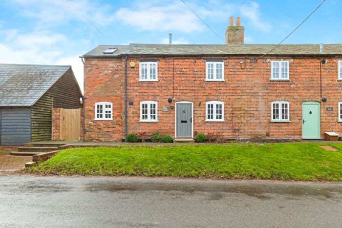 3 Bedroom Semi-Detached House For Sale In Stockwell Lane, Little Meadle, Aylesbury, HP17