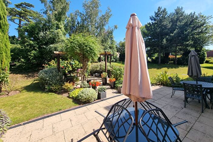 1 Bedroom Flat For Sale In Havant Road, Cosham, Portsmouth, PO6