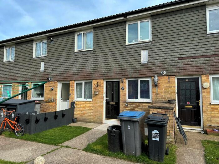 2 Bedroom Flat To Rent In Clarkes Close, Deal, CT14