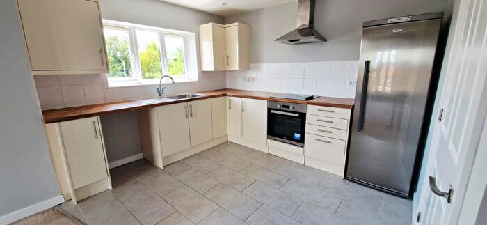 2 Bedroom Flat To Rent In Rochester Road, Gravesend, Kent, DA12