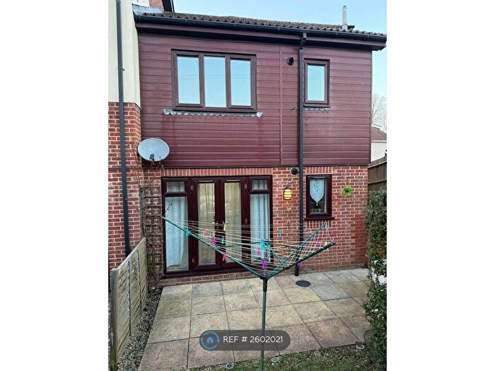 1 Bedroom Flat To Rent In Kestrel House, Farnham, GU9