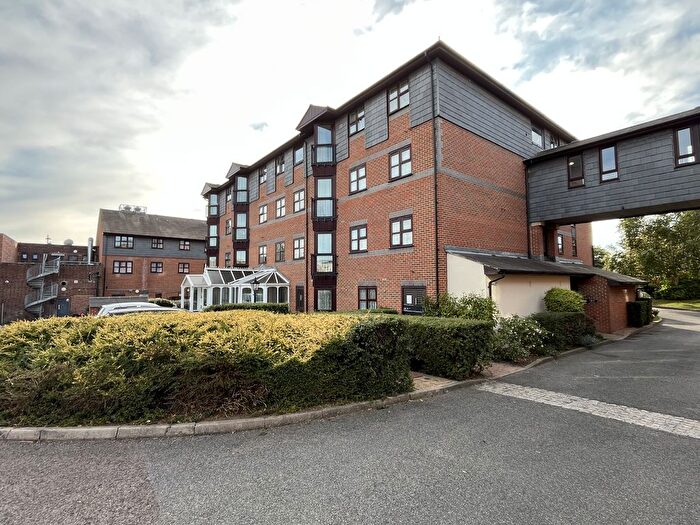 1 Bedroom Flat For Sale In Woodville Grove, Welling, Kent, DA16