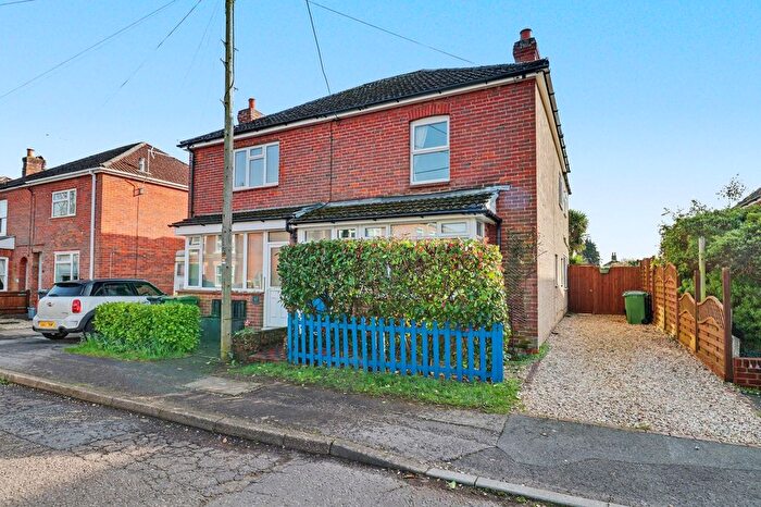 3 Bedroom Semi-Detached House For Sale In New Road, Colden Common, SO21