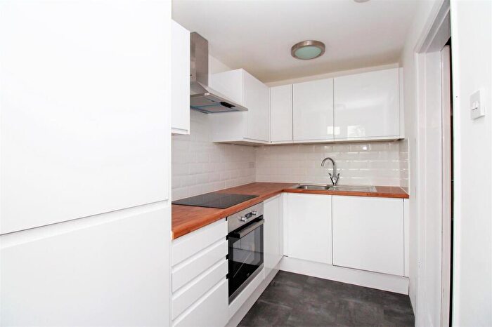 2 Bedroom Property To Rent In Broadway, Bexleyheath, Kent, DA6