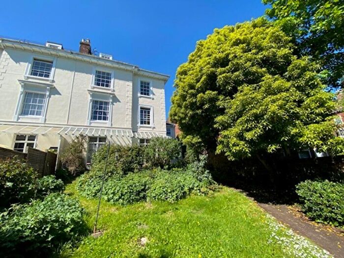 3 Bedroom Apartment To Rent In New North Road, Exeter, EX4