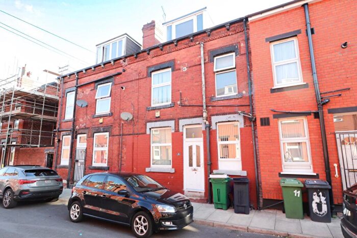 2 Bedroom Terraced House To Rent In Stanley View, Armley, Leeds, LS12