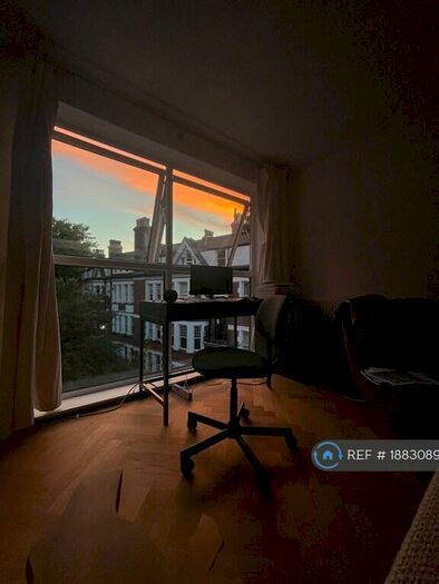 1 Bedroom Flat To Rent In Highview, London, N8