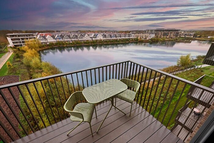 2 Bedroom Apartment For Sale In Green Park Village & Bankside Gardens, Flagstaff Road, Reading, RG2