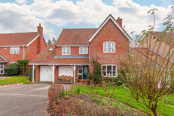 5 Bedroom Detached House For Sale In Turner Gardens, Woodbridge, IP12