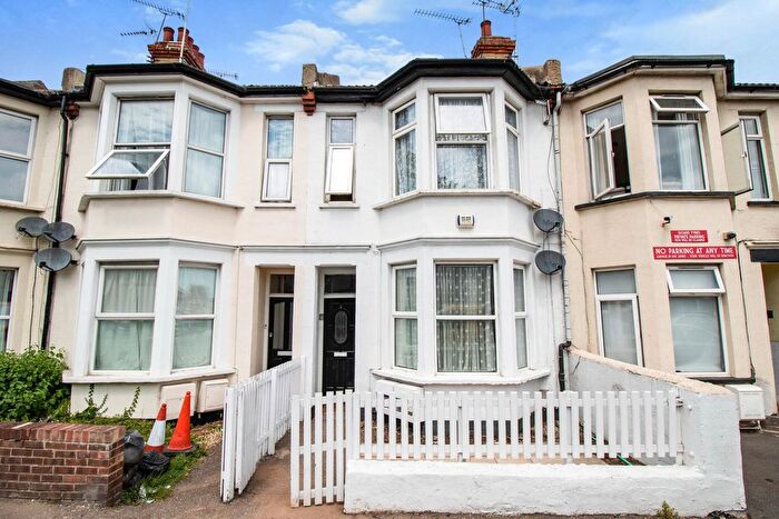 1 Bedroom Flat To Rent In East Street, Southend-On-Sea, SS2