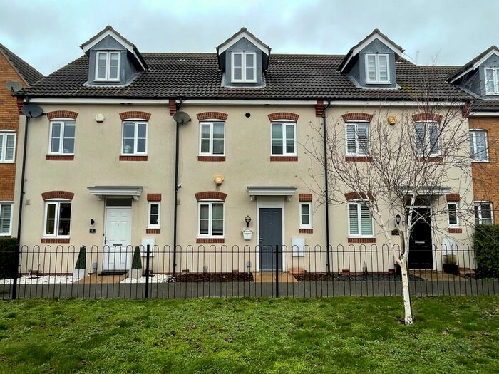 3 Bedroom Terraced House To Rent In Wingfield Drive, Orsett, RM16