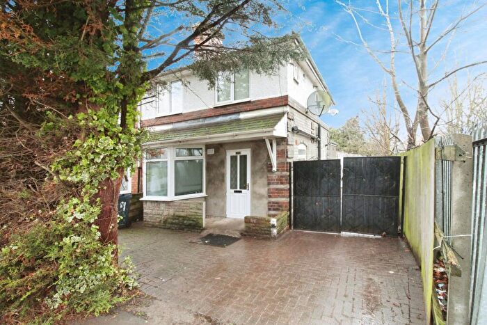 3 Bedroom Semi-Detached House To Rent In Oakhurst Road, Birmingham, West Midlands, B27