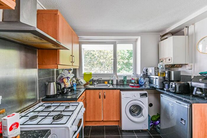 3 Bedroom Flat To Rent In Parkham Street, Battersea, SW11