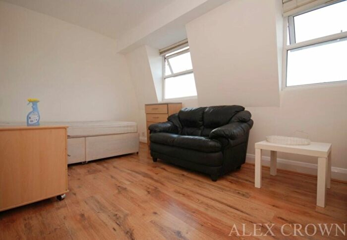 4 Bedroom Flat To Rent In Brecknock Road, Camden Town, N7
