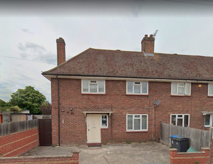 3 Bedroom Semi-Detached House To Rent In Long Walk, Surrey, KT3