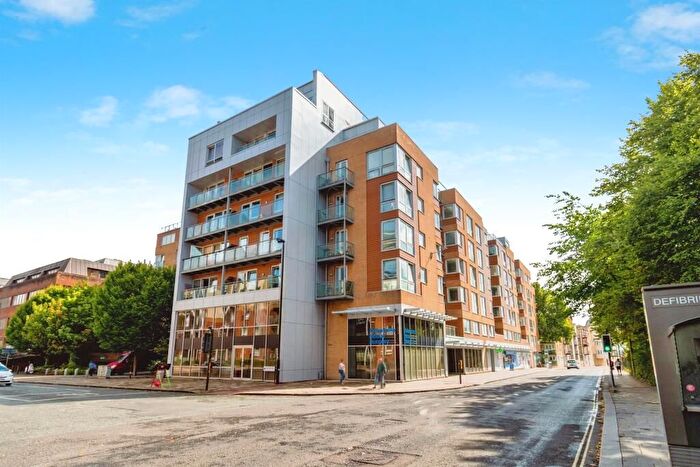 2 Bedroom Flat To Rent In High Street, Southampton, SO14