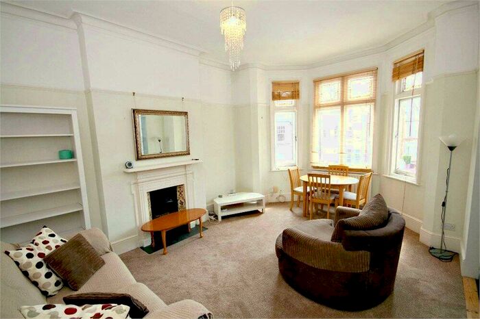 2 Bedroom Flat To Rent In Chatsworth Road, Willesden Green, NW2
