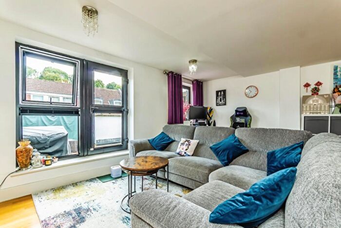 2 Bedroom Flat For Sale In Avante, Croydon Road, Caterham, Surrey, CR3
