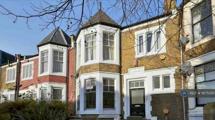 2 Bedroom Flat To Rent In Kyverdale Road, London, N16