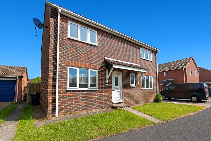 2 Bedroom Semi Detached House To Rent In Grove Avenue - Lodmoor, DT4