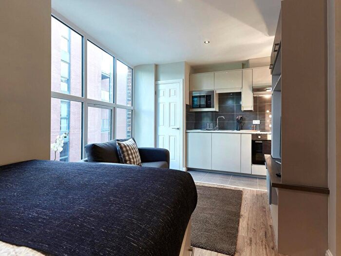 Apartment To Rent In Apt, Eagle House #, M3